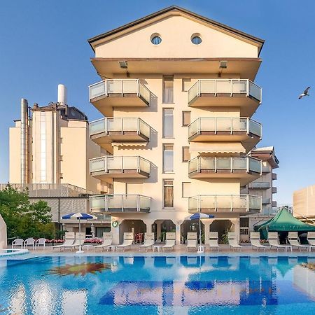 Universal Hotel Cervia Kültér fotó