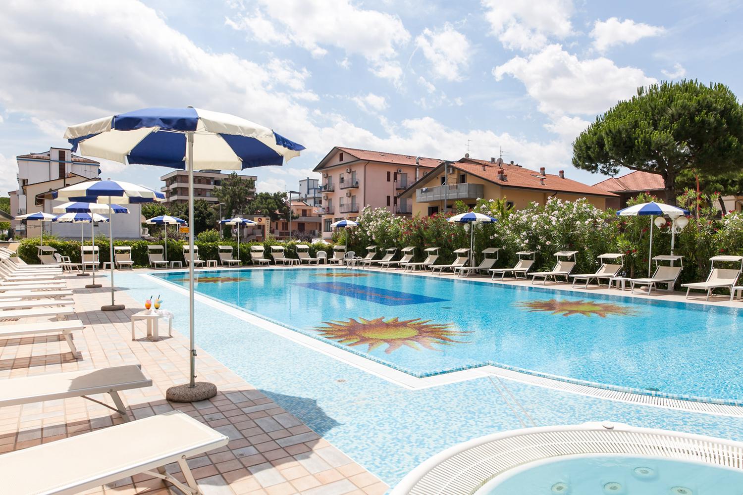 Universal Hotel Cervia Kültér fotó