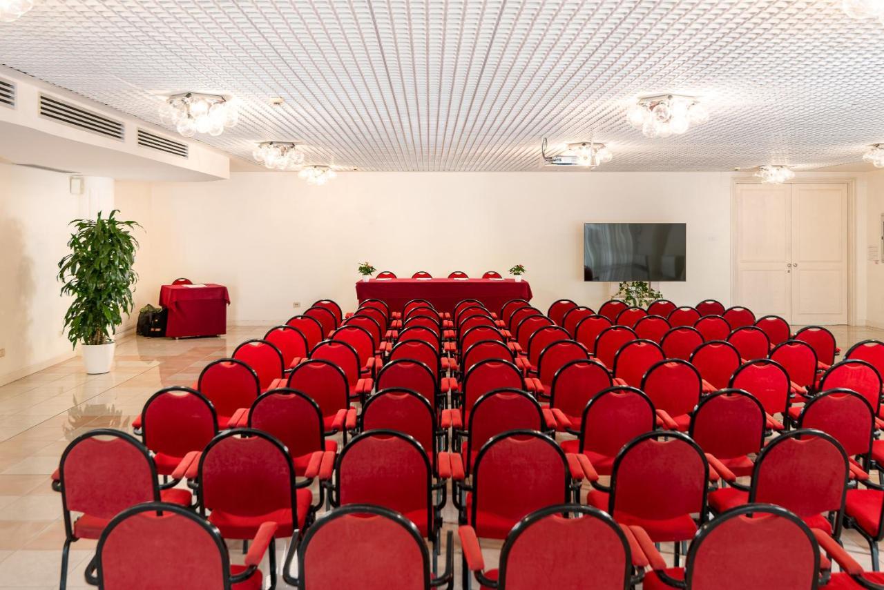 Universal Hotel Cervia Kültér fotó
