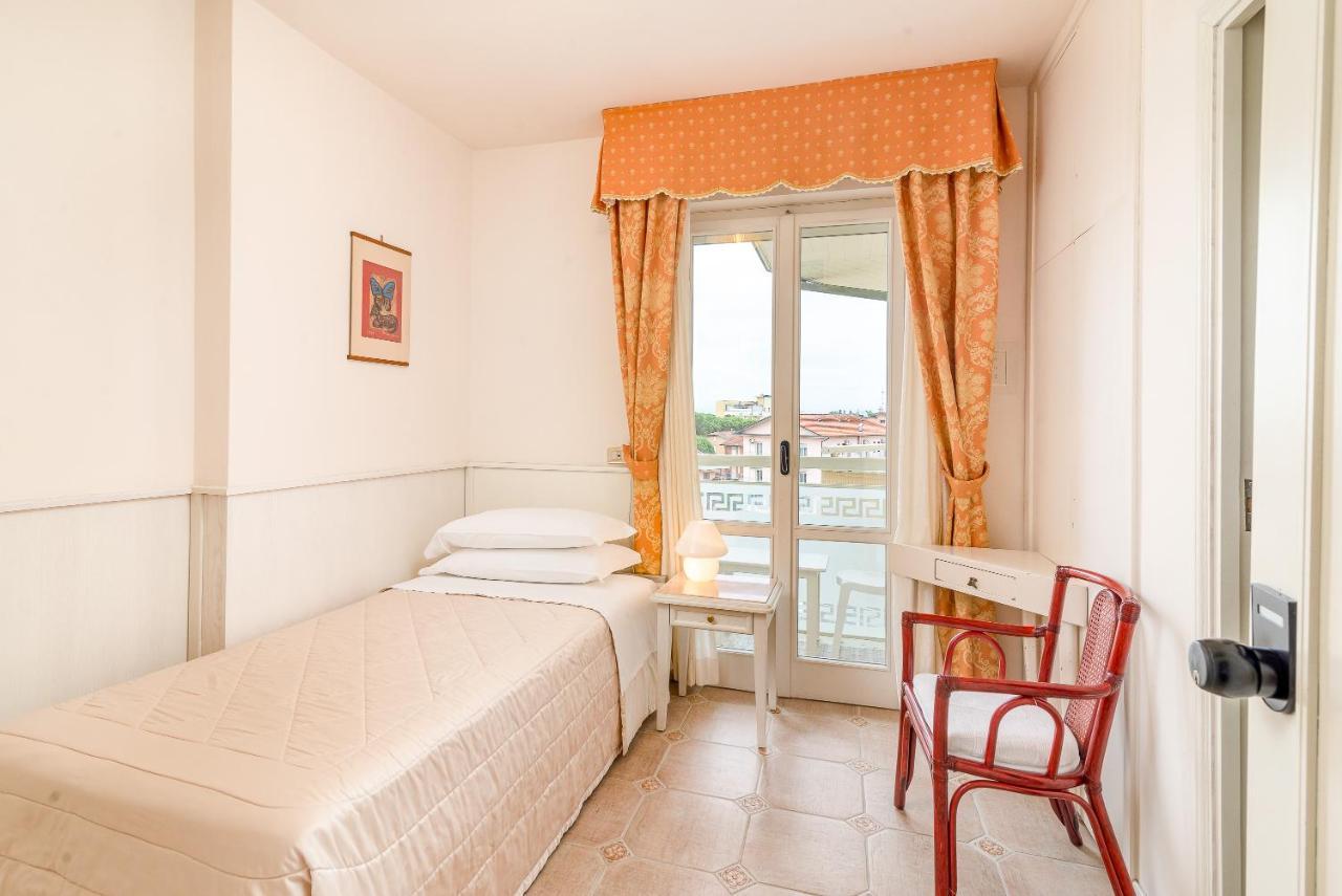 Universal Hotel Cervia Kültér fotó
