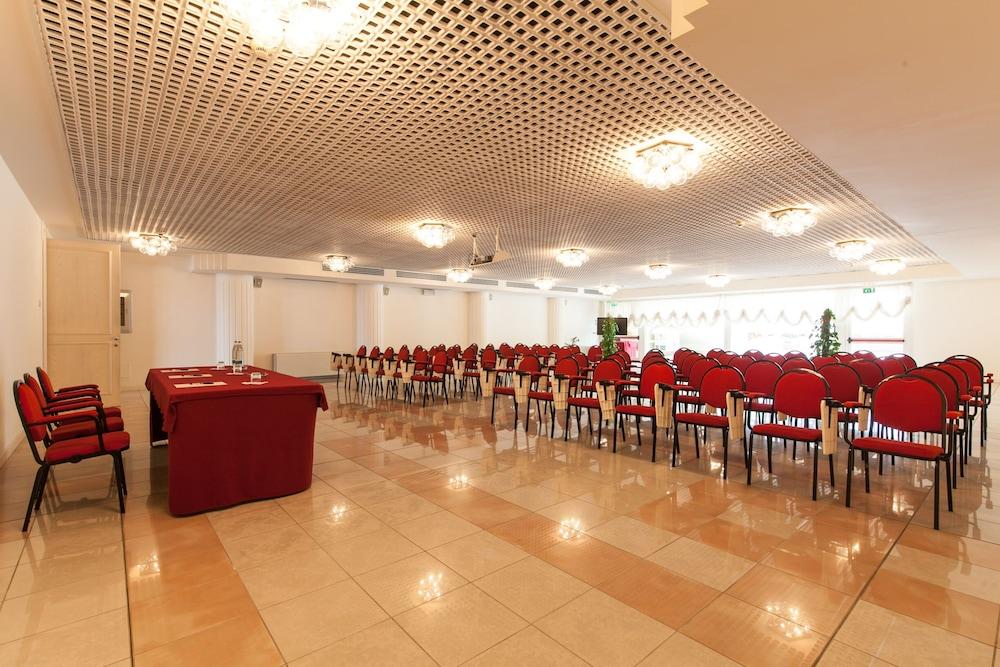 Universal Hotel Cervia Kültér fotó