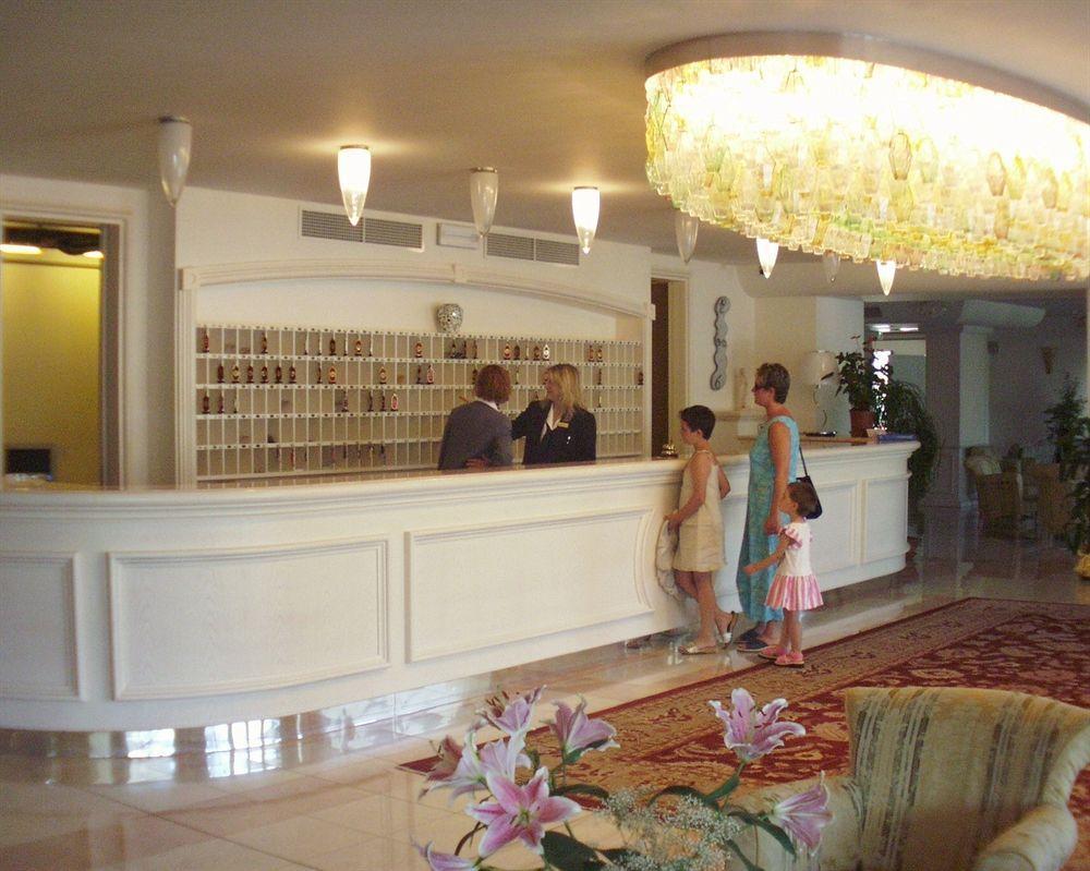 Universal Hotel Cervia Kültér fotó