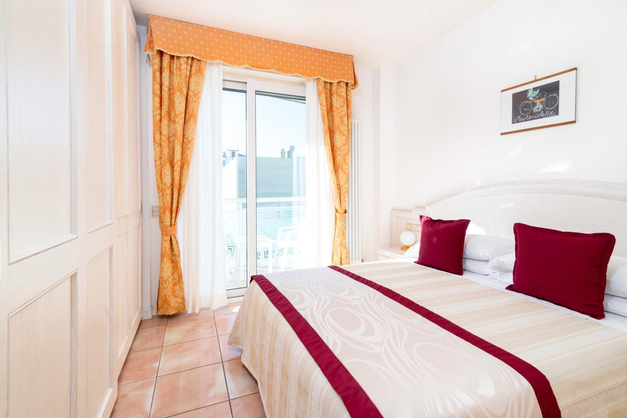 Universal Hotel Cervia Kültér fotó